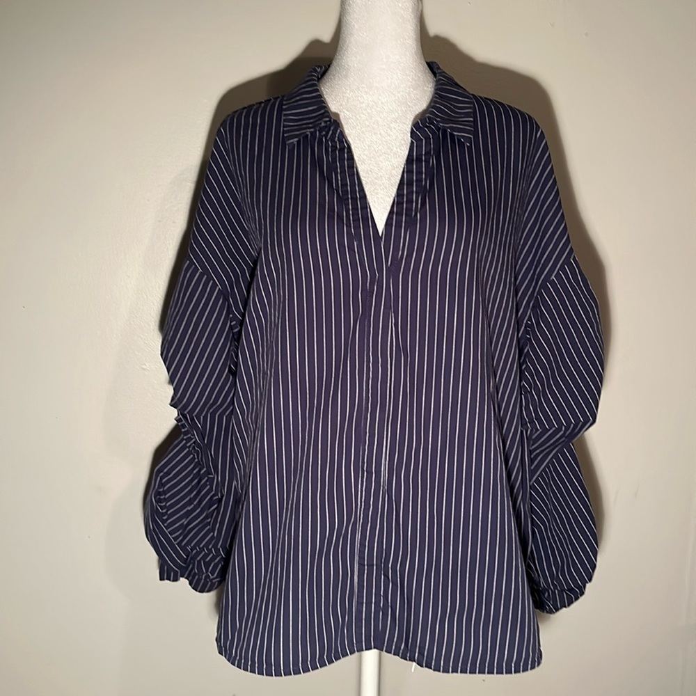 ASTR Women’s Top Size M.